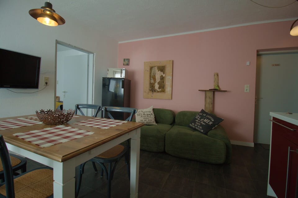 Apartment | Dining