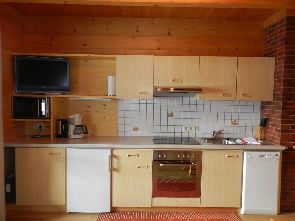 Apartment | Private kitchen | Microwave, stovetop