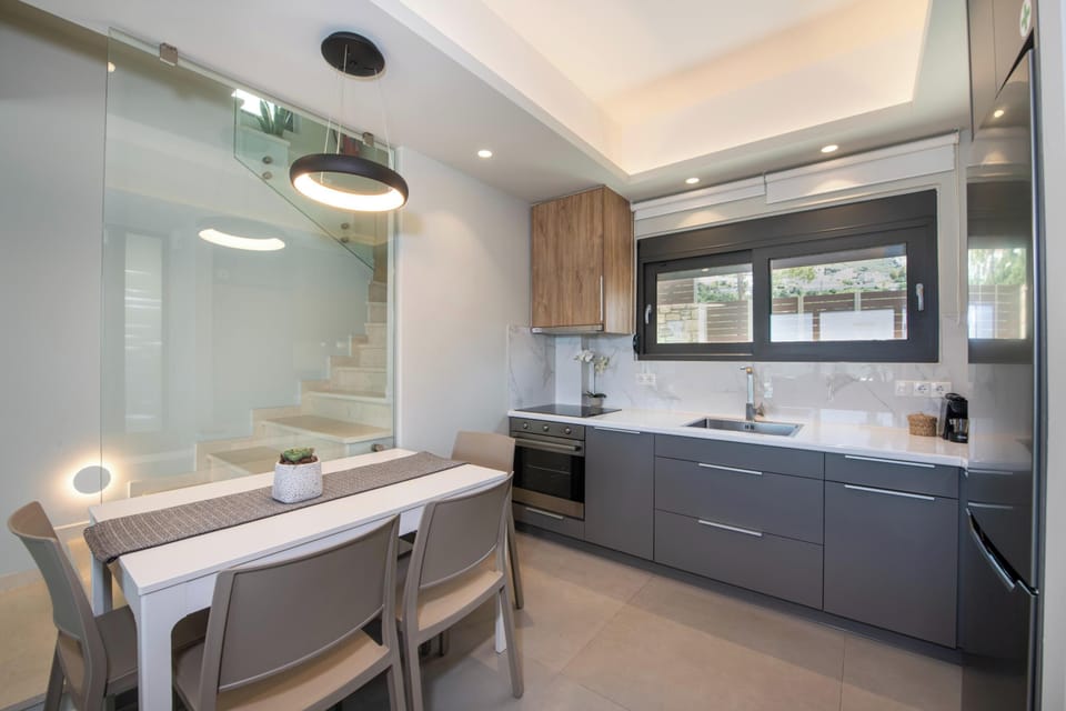 Fully equipped kitchen with all modern appliances