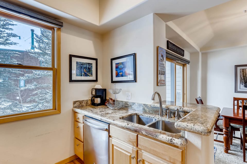 Condo, 2 Bedrooms | Private kitchen | Fridge, microwave, oven, stovetop