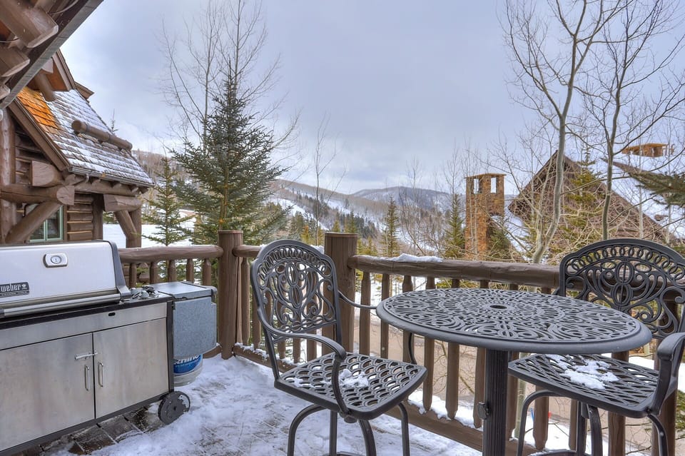 Condo, 4 Bedrooms | Property grounds