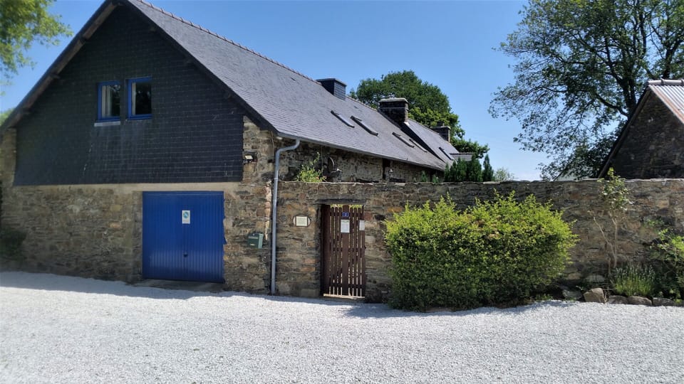 Parking and The Roost Exterior