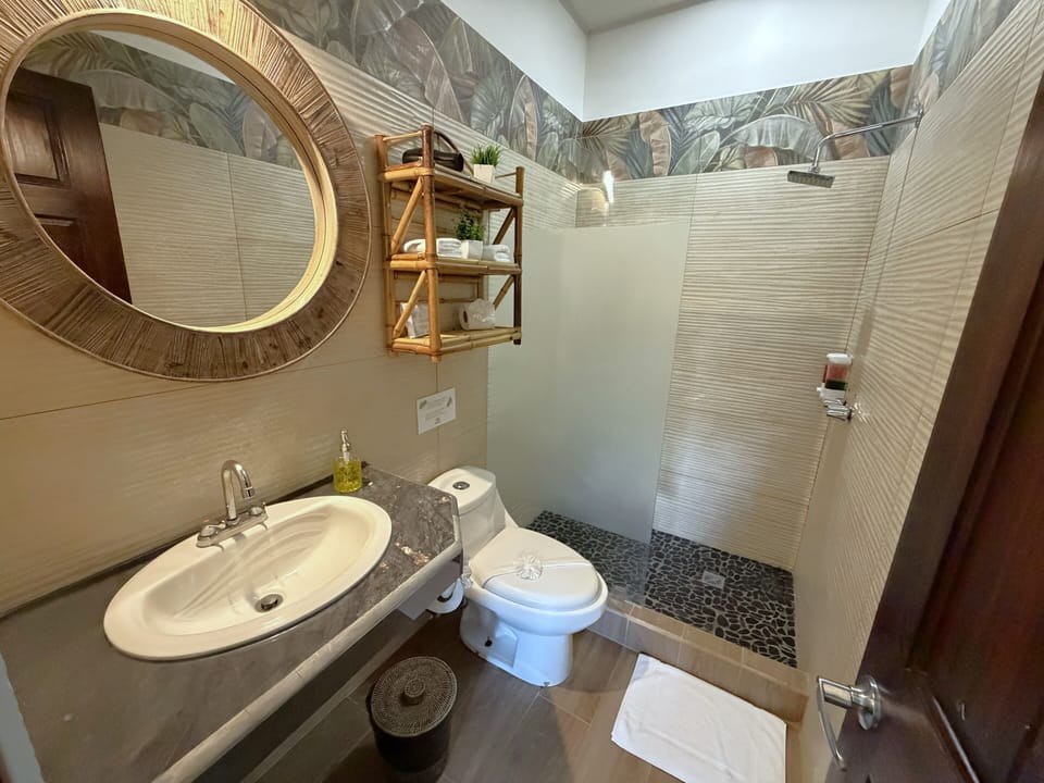 Villa | Bathroom | Shower, free toiletries, towels