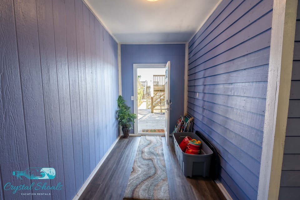 Many guest leave beach toys and chairs in the entry way to the game room - Disclaimer: we do not restock and this picture may not represent what will be present during your stay