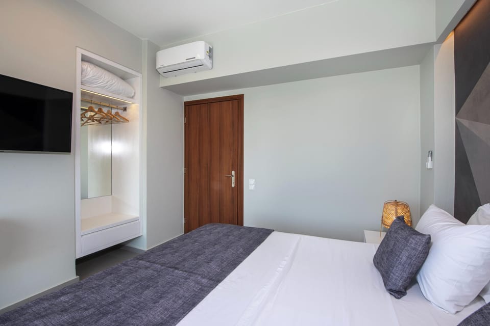 Queen size bed (1,60 x 2,00) - Ground Floor bedroom