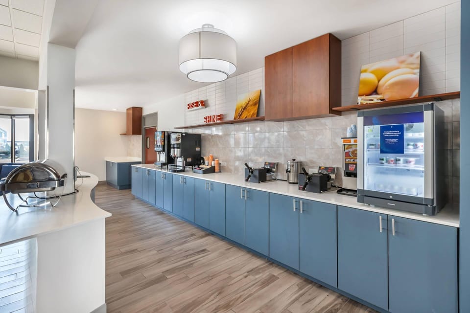 Free daily continental breakfast