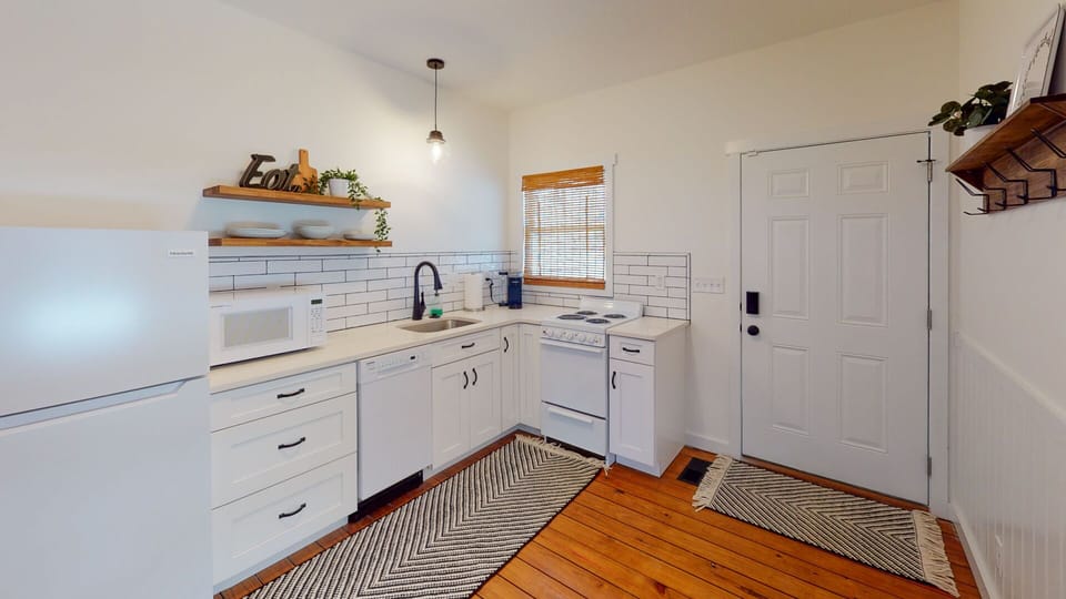 Fresh and new kitchenette! 