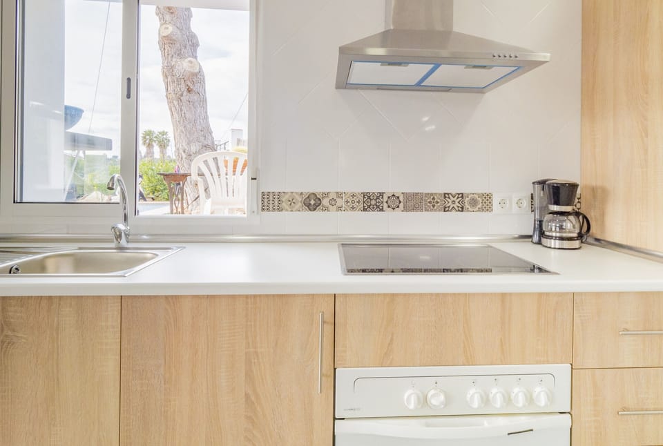 Enjoy the kitchen of this rural house in Cártama