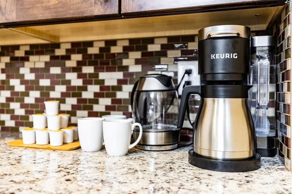 Keurig and electric kettle to make whatever beverage you prefer! 