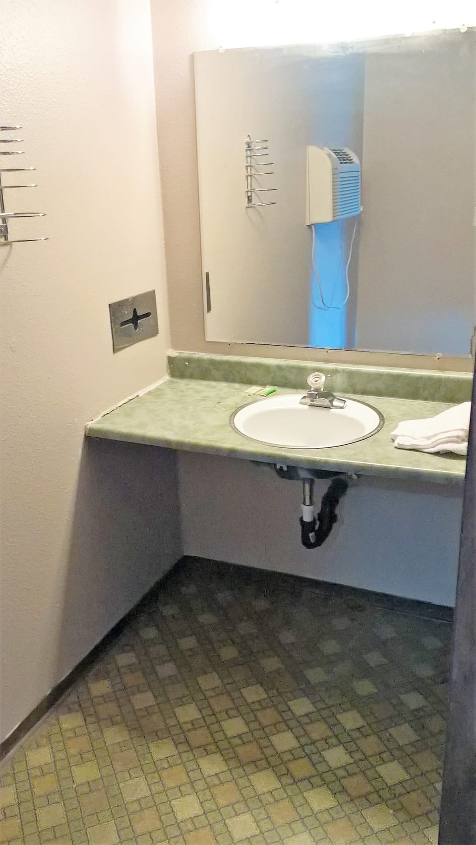 Standard Room | Bathroom sink