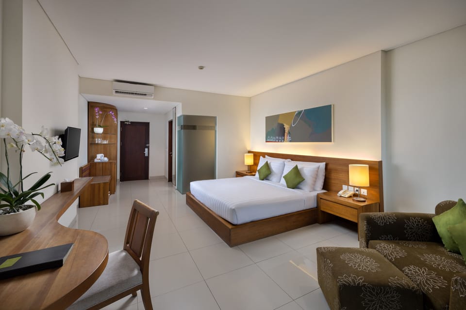 Premium bedding, in-room safe, desk, soundproofing