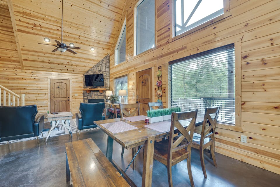 Dining Table | Dishware & Flatware Provided