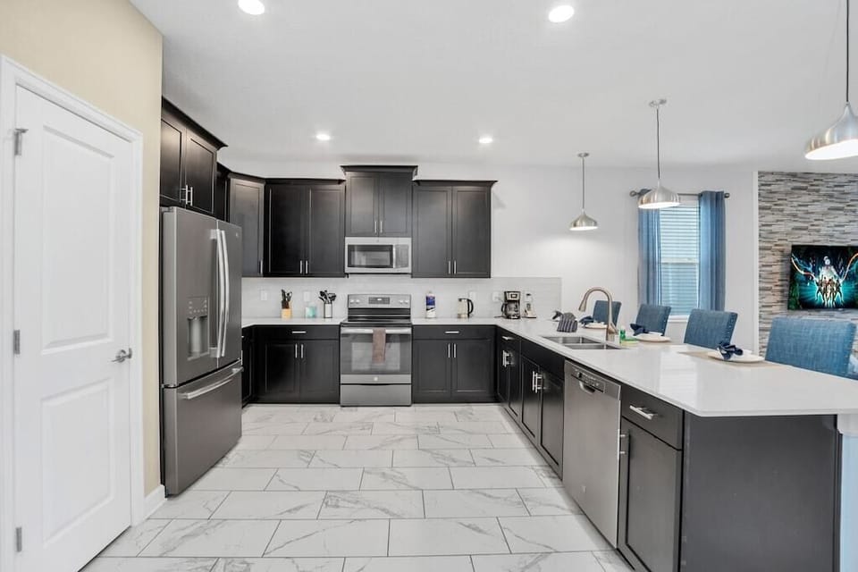 Fully equipped chef's kitchen — cook big, eat together, save on restaurant bills.