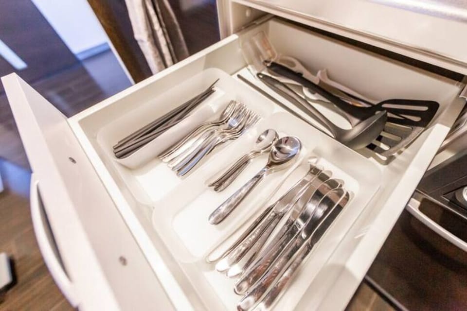 Fridge, microwave, stovetop, cookware/dishes/utensils