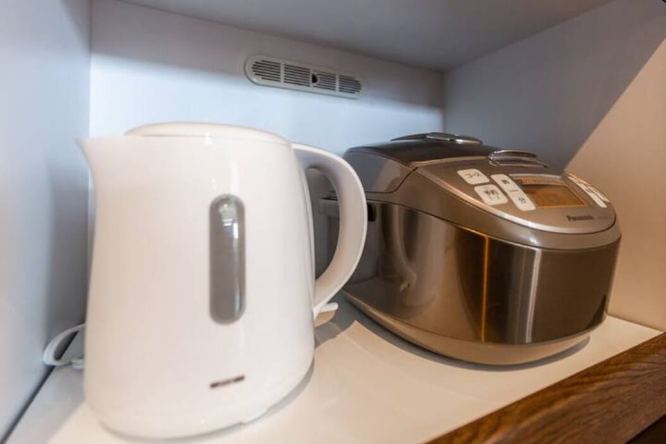Apartment, Non Smoking | Private kitchenette | Fridge, microwave, stovetop, cookware/dishes/utensils