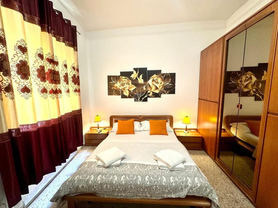 4 bedrooms, WiFi (free), bed sheets