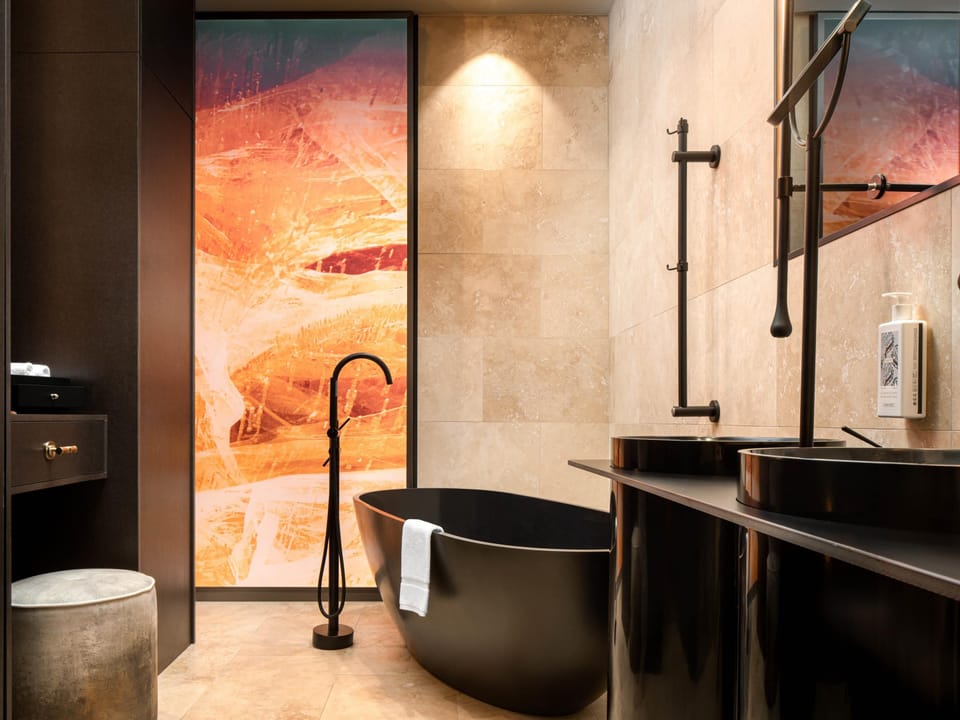 Hypo-allergenic bedding, minibar, in-room safe, blackout drapes