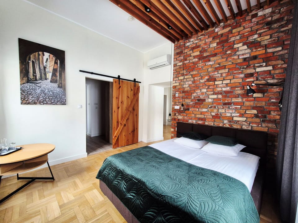Junior Suite, City View | Hypo-allergenic bedding, free WiFi