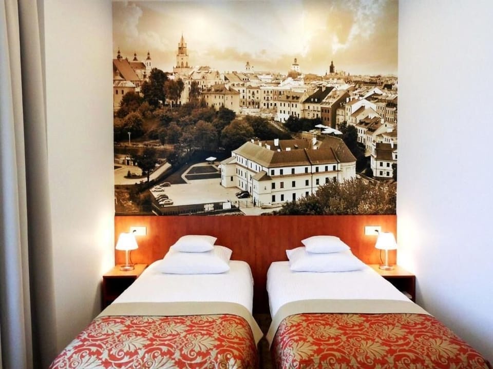 Hypo-allergenic bedding, free WiFi
