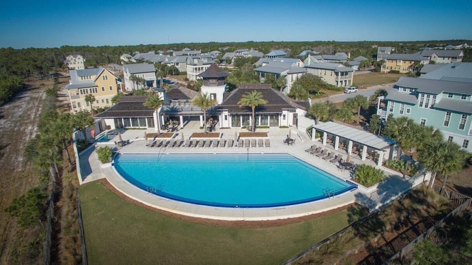 Cypress Dunes clubhouse, pool, hot tub and gym. We are minutes to the beach!