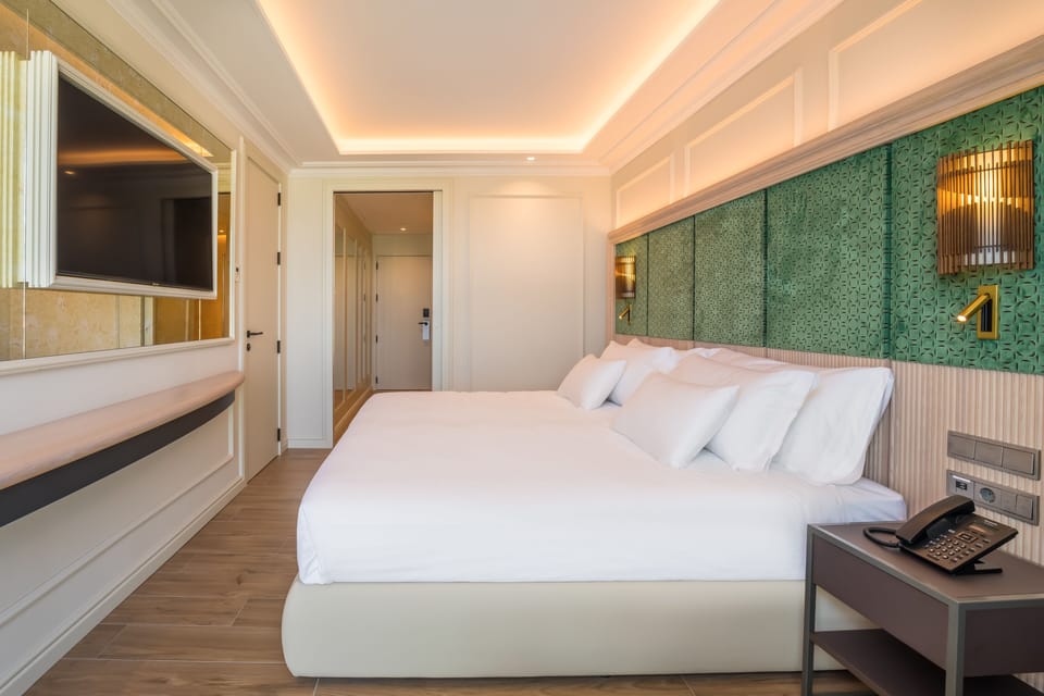 Premium bedding, minibar, in-room safe, desk