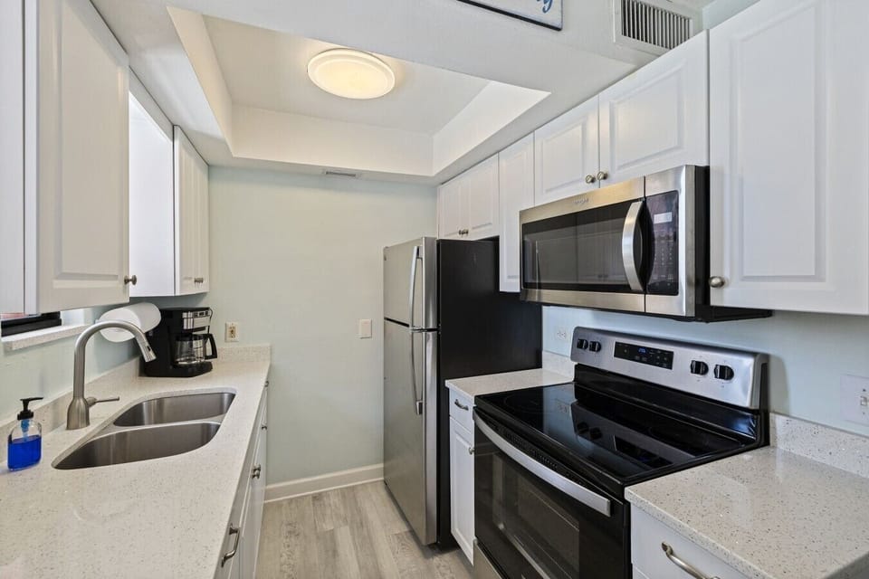 17-web-or-mls-AB3_6800 Sunset Way Unit 1408-17