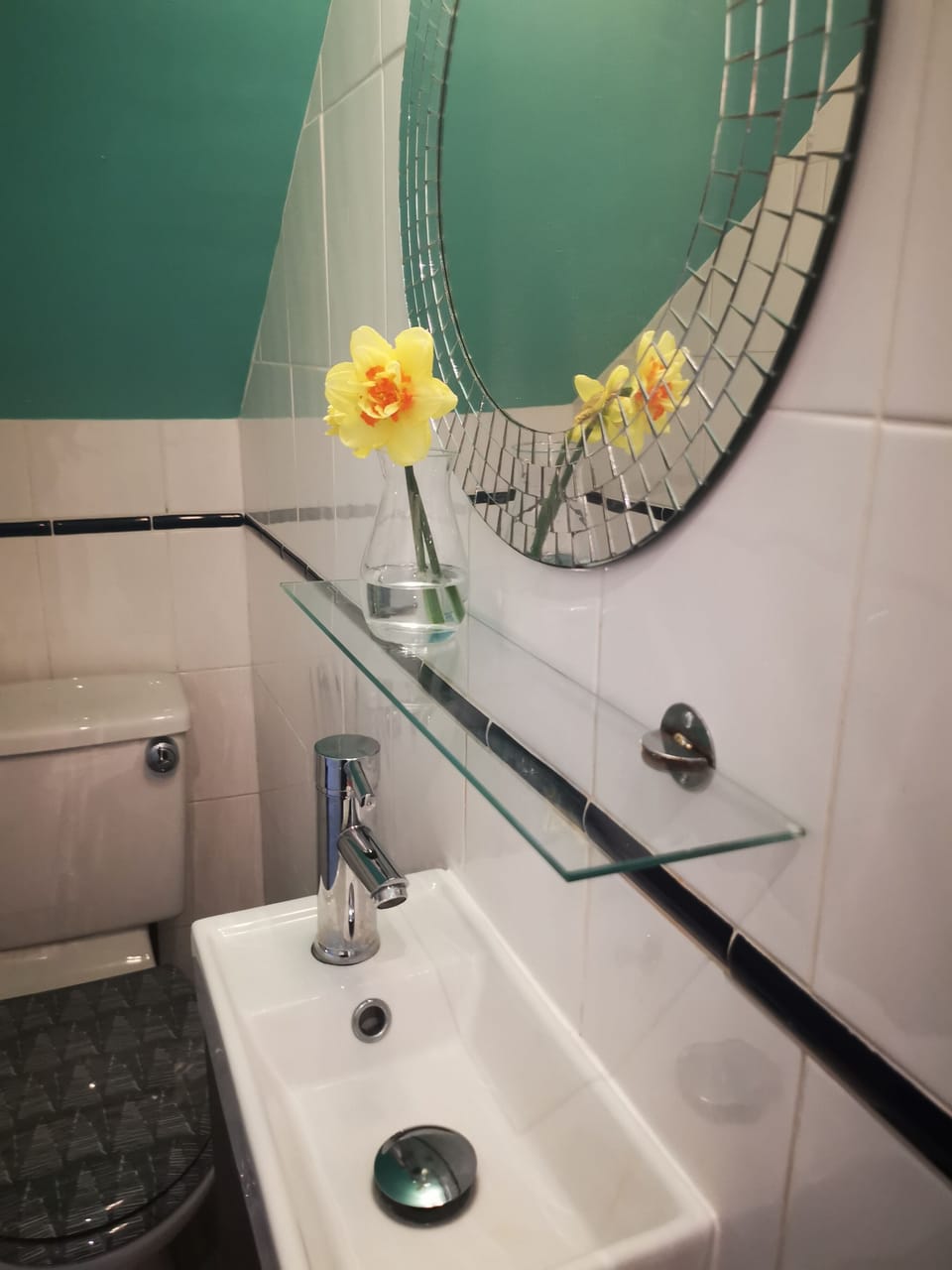Comfort Double Room (Hibernia) | Bathroom | Hair dryer, towels, soap, shampoo