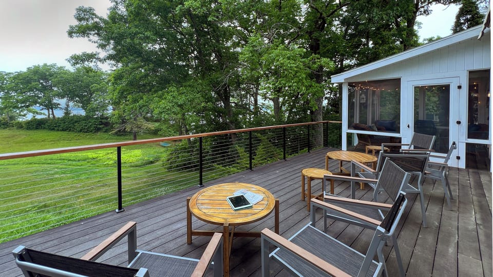 Screened porch on deck