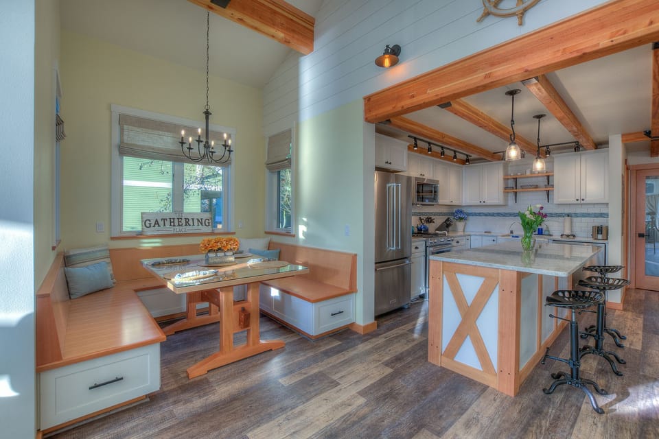 Build in Dinette for Dining as well as a great space for Family Game Night. 