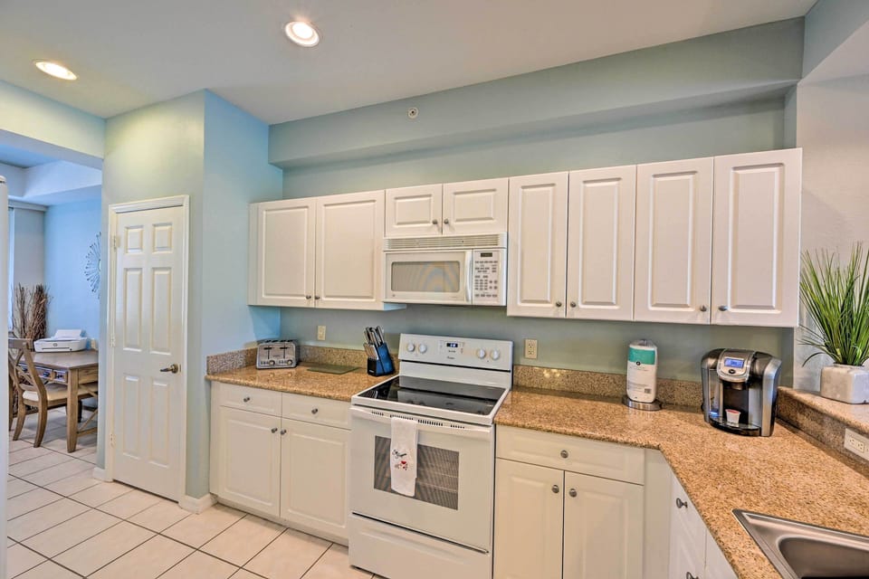 Fully Equipped Kitchen | Keurig Coffee Maker