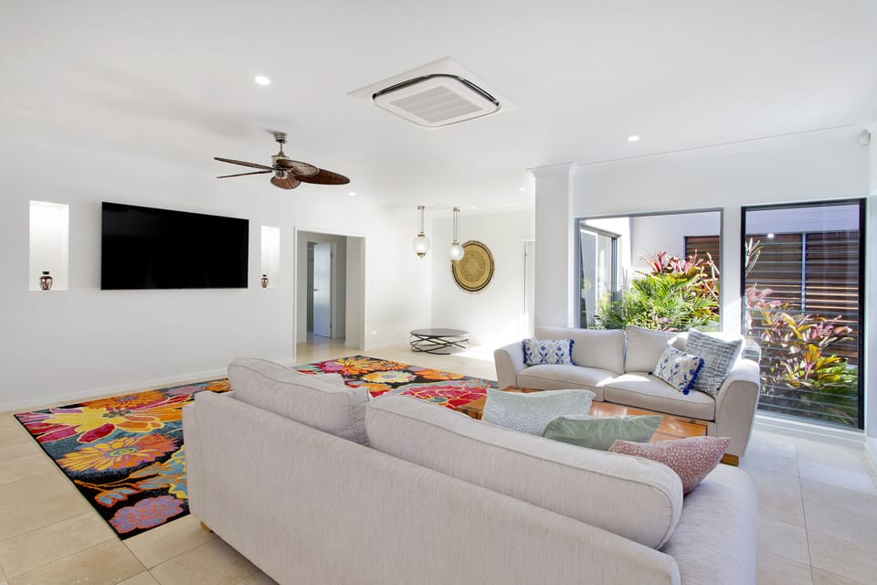 Lounge TV Room 