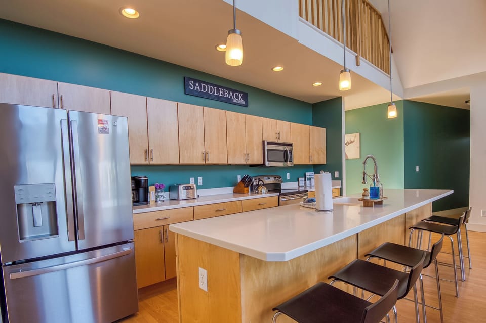 Kitchen island seating for 5 people