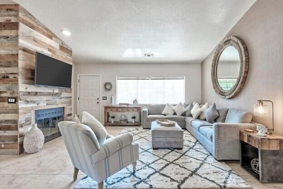 Living Room (2)