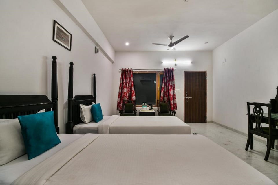 Super Deluxe Room | In-room safe, desk, rollaway beds (surcharge), individually furnished