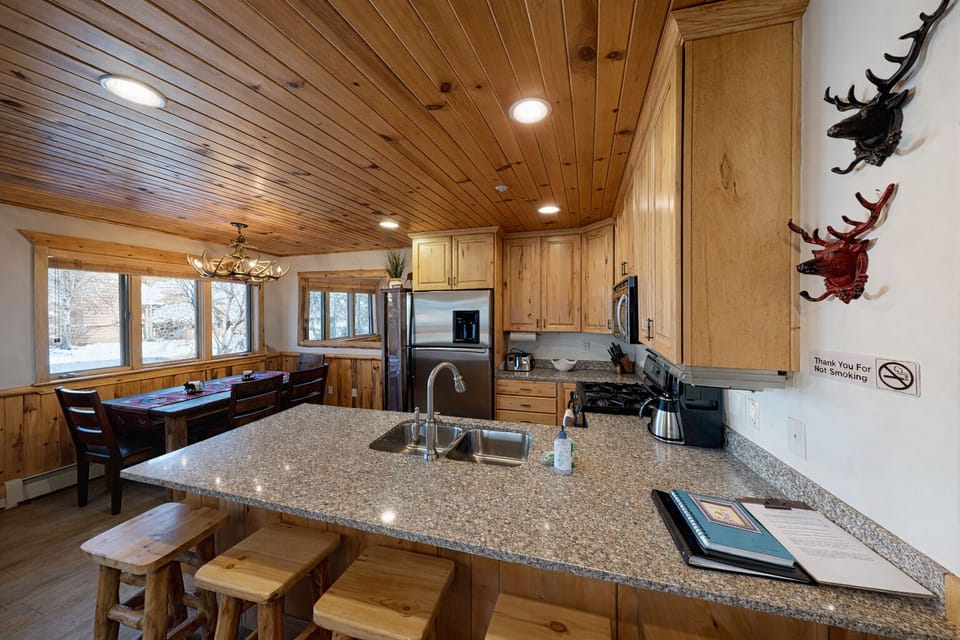 Condo, 2 Bedrooms | Private kitchen | Full-size fridge, microwave, oven, coffee/tea maker