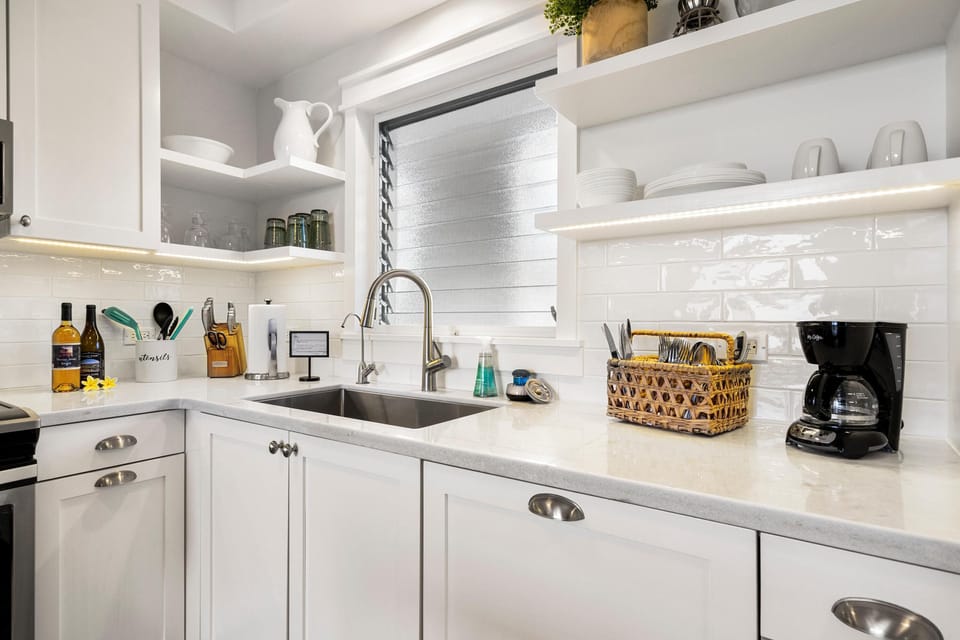 Condo, 1 King Bed (Kailua Village#701) | Private kitchen | Dishwasher, toaster, paper towels
