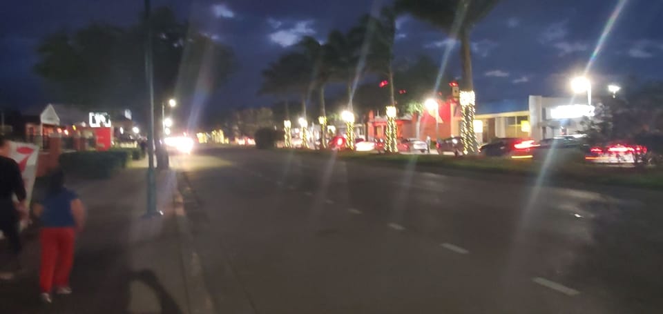 Beautiful Cape Coral center! 2 minute walk.