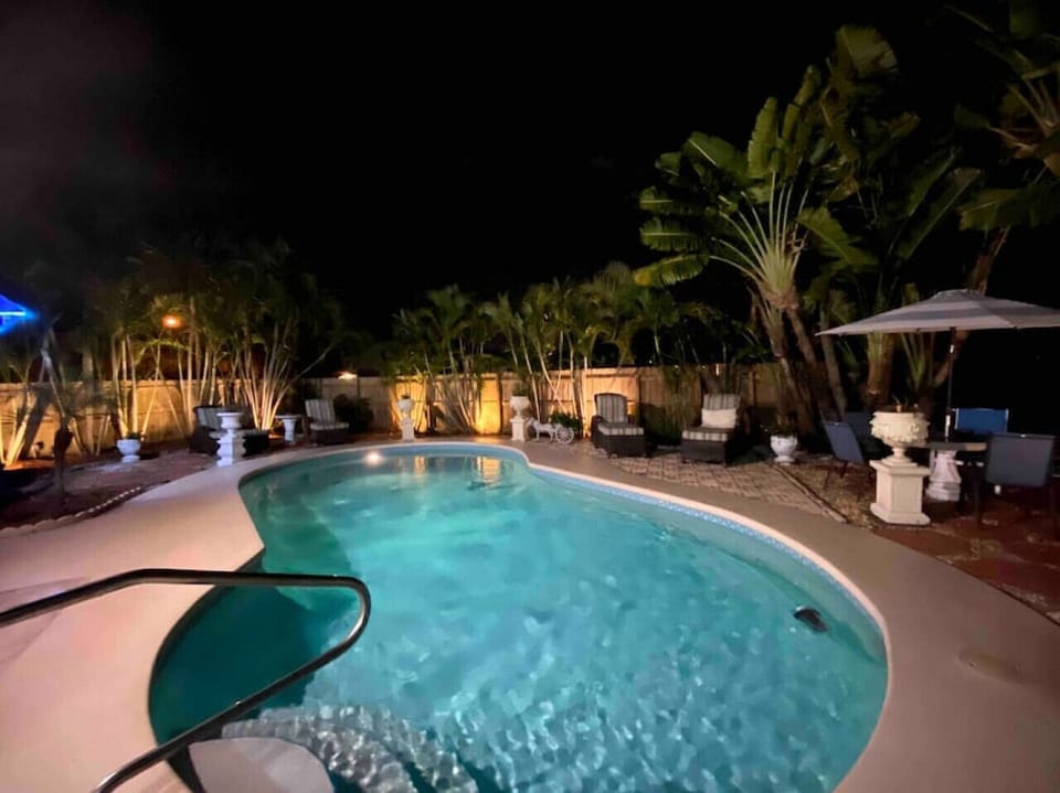 Private Oasis Saltwater Pool