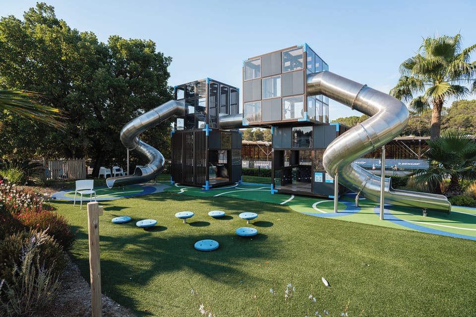 Children's play area - outdoor