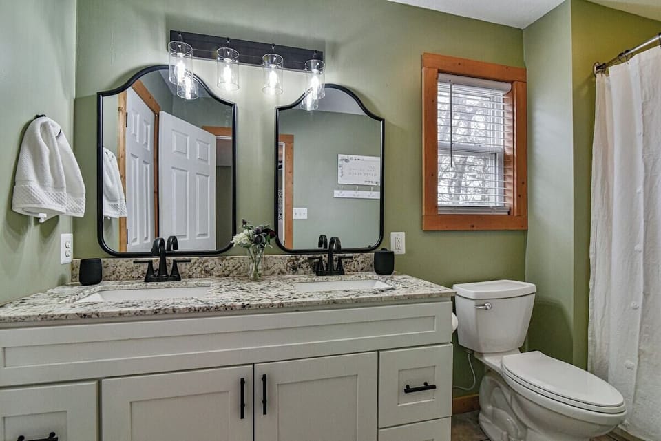 Full bathroom connected to the upstairs master bedroom