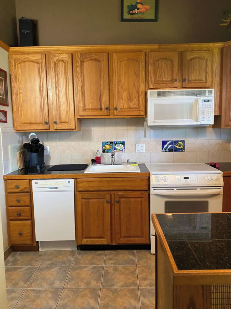 Kitchen, dishwasher, oven, microwave, Kurig