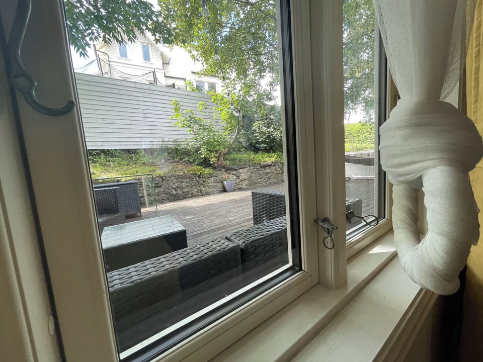 Apartment, 3 Bedrooms, Smoking, Balcony | 4 bedrooms, iron/ironing board, free WiFi, bed sheets