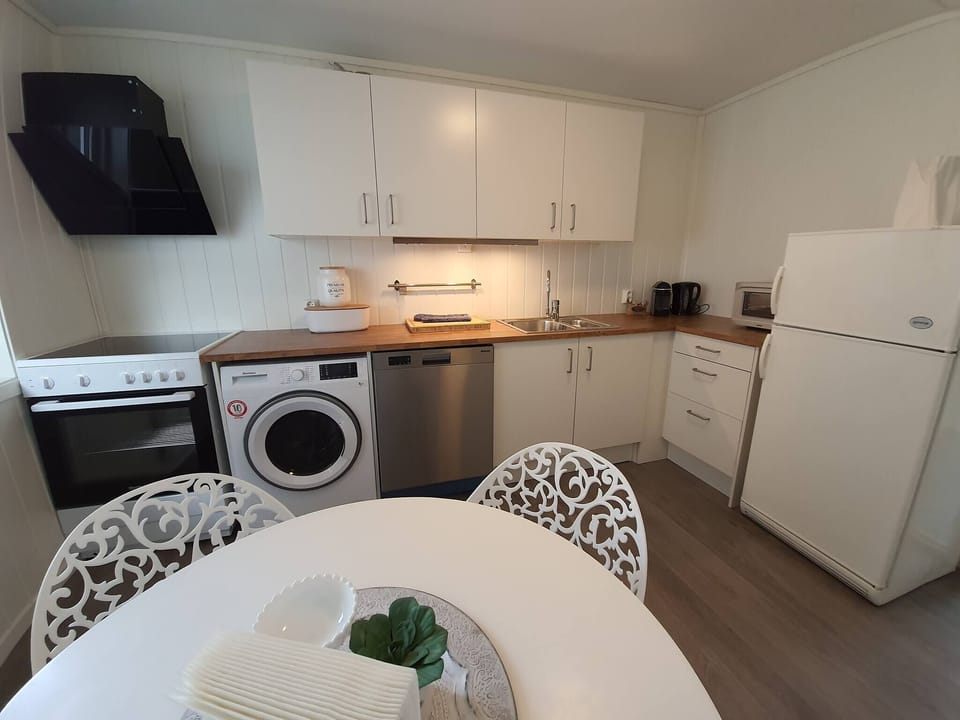 Apartment, 3 Bedrooms, Smoking | Dining