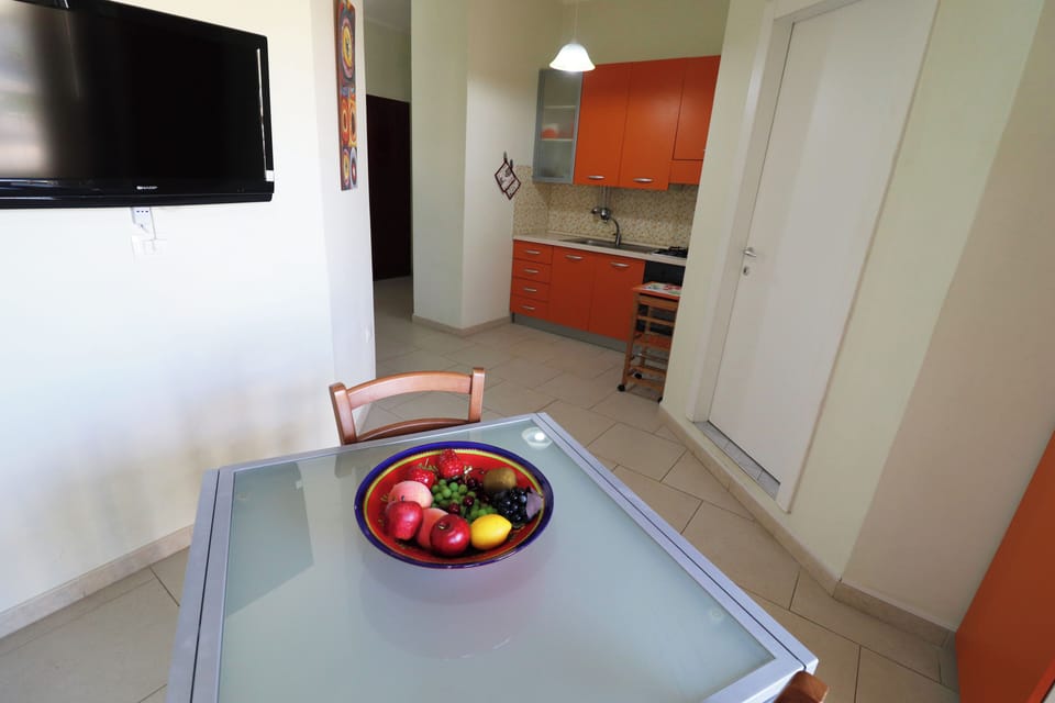House, 1 Bedroom, Balcony, City View | Interior