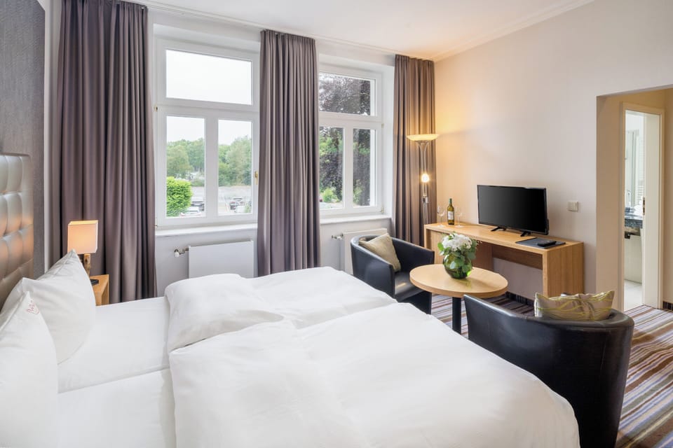 Double Room | In-room safe, individually decorated, individually furnished