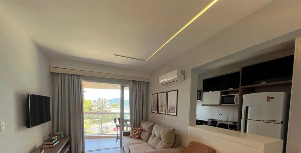 Excepcional Nautilus Casa Clube com Vista Mar | Private kitchen | Fridge, microwave, toaster oven, cookware/dishes/utensils
