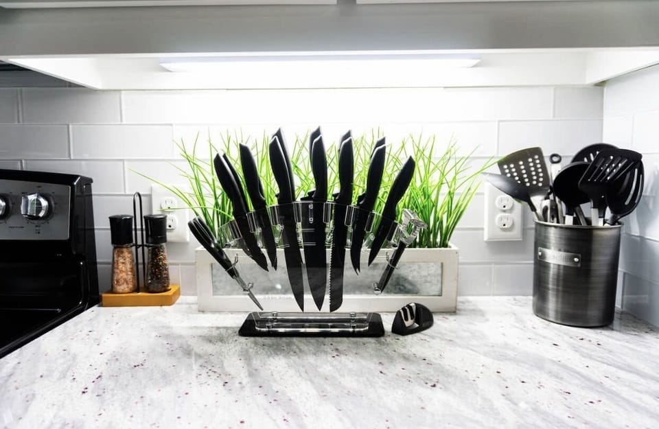 Full knife set and utensils provided for your use! 