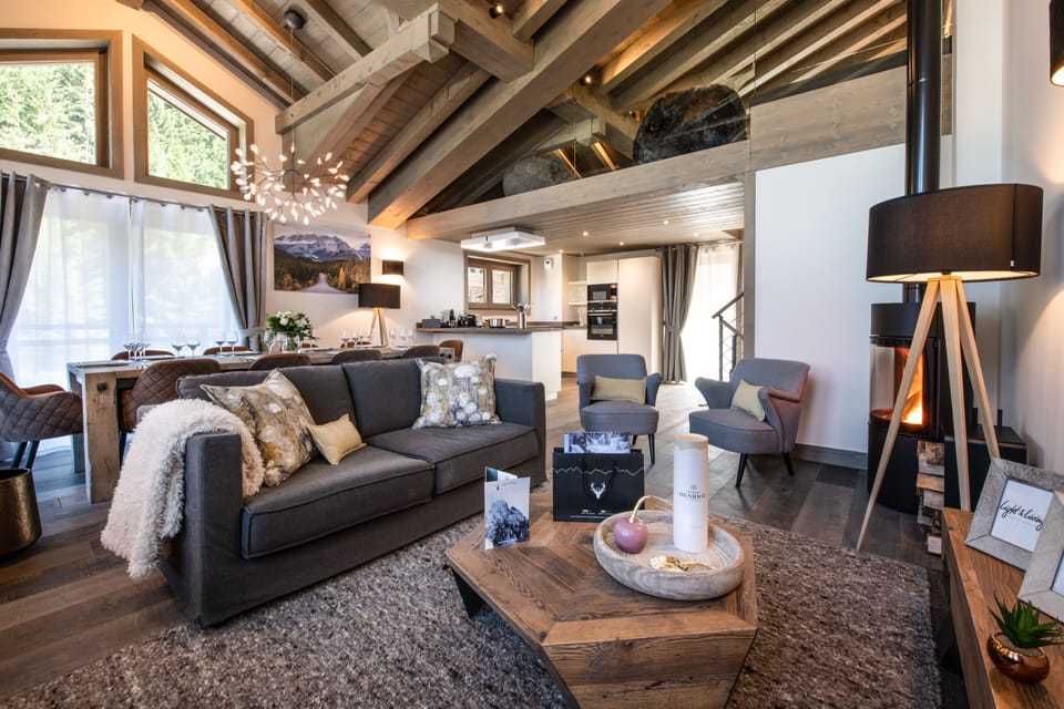 Superior Chalet | Living area