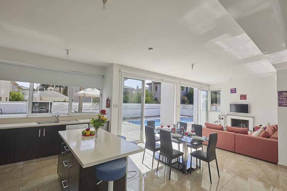 Ground Floor, open-plan living room, kitchen and dining area