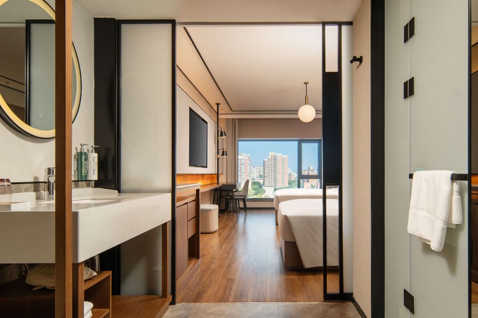 Room, 2 Twin Beds | Bathroom | Towels
